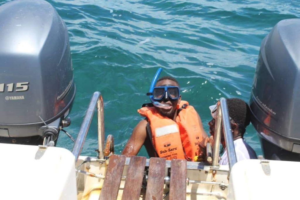 Traveyola Indian Ocean snorkeling sea swimming Mozambique 1