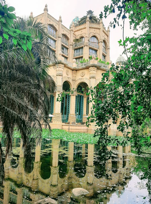 Traveyola Sun City South Africa Hotel, Pond and Trees